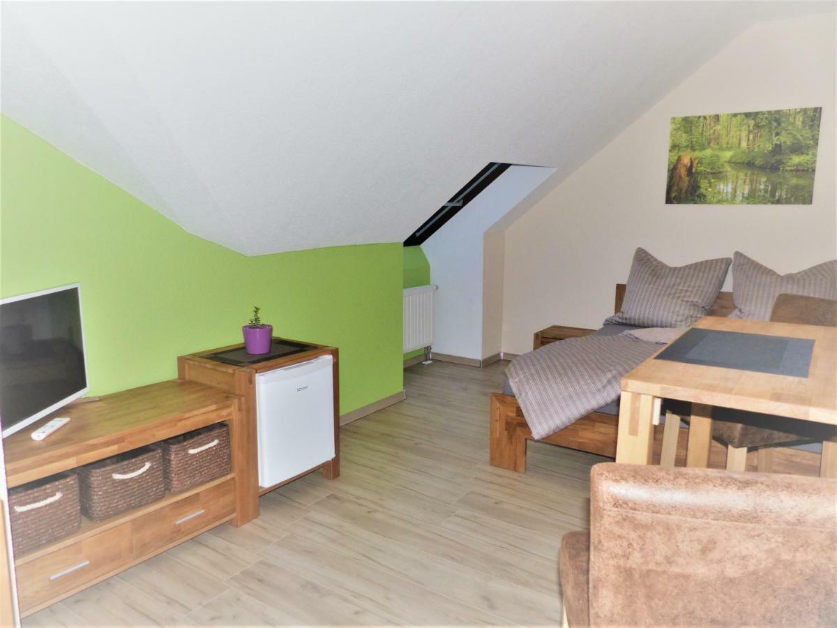 Ferienwohnung Ortrand - Pension Bagian luar foto