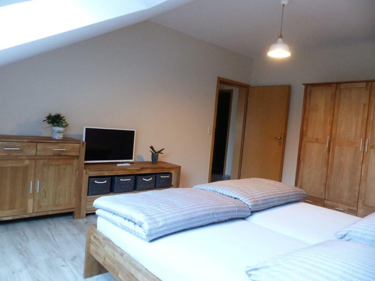 Ferienwohnung Ortrand - Pension Bagian luar foto